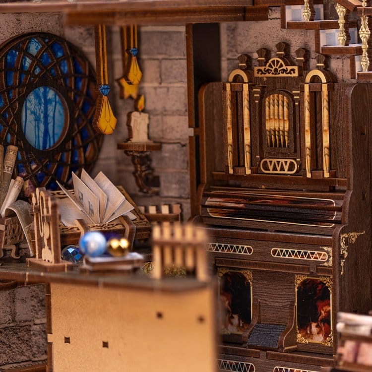 Book Nook Nebula Common Room 23 x 11 cm