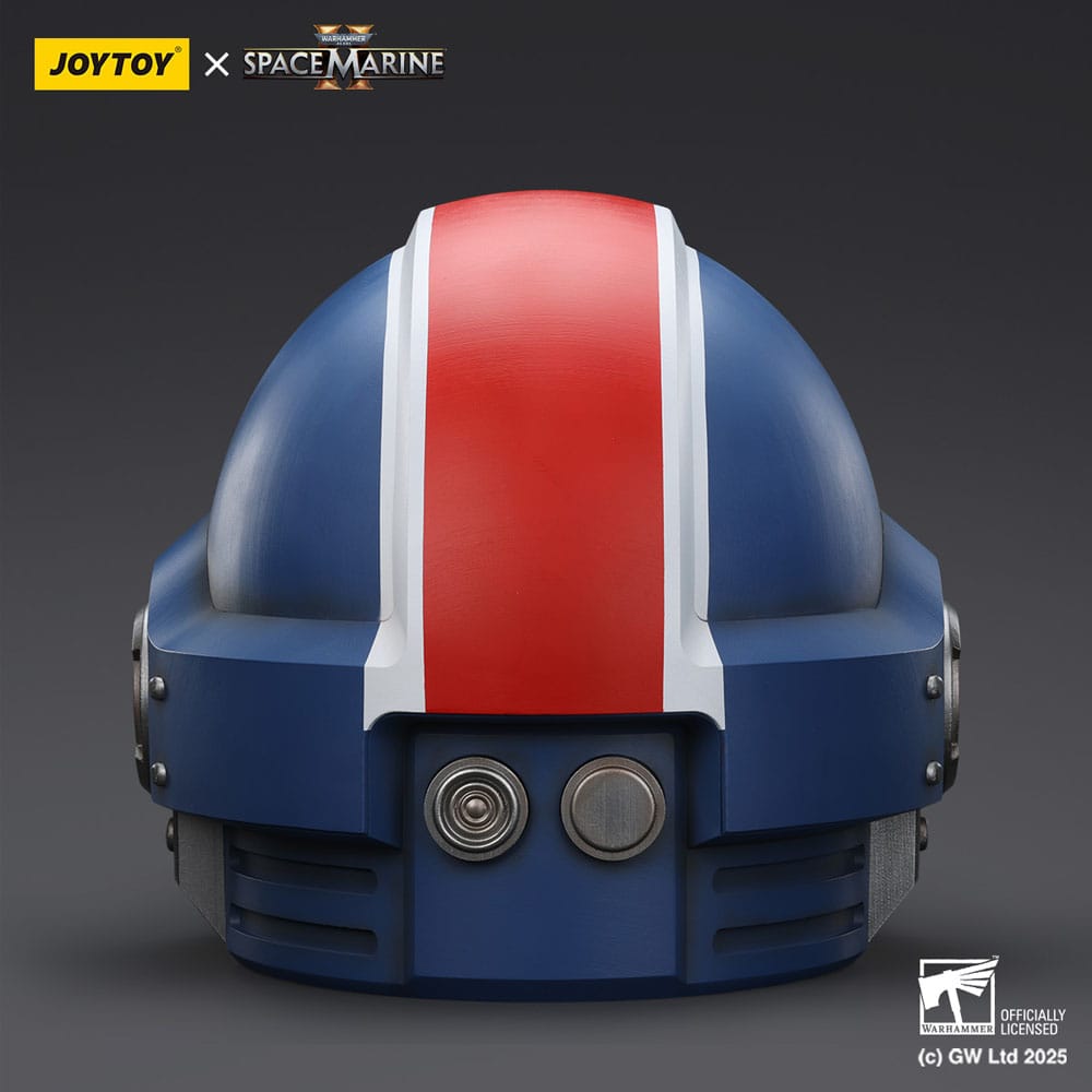 Warhammer 40,000: Space Marine 2 Replik Ultramarines Lieutenant Titus Helm 30 cm