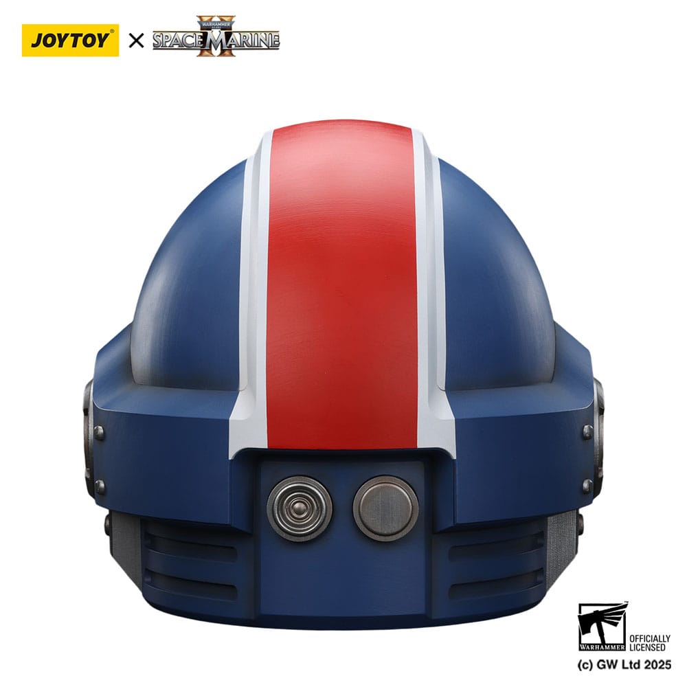 Warhammer 40,000: Space Marine 2 Replik Ultramarines Lieutenant Titus Helm 30 cm