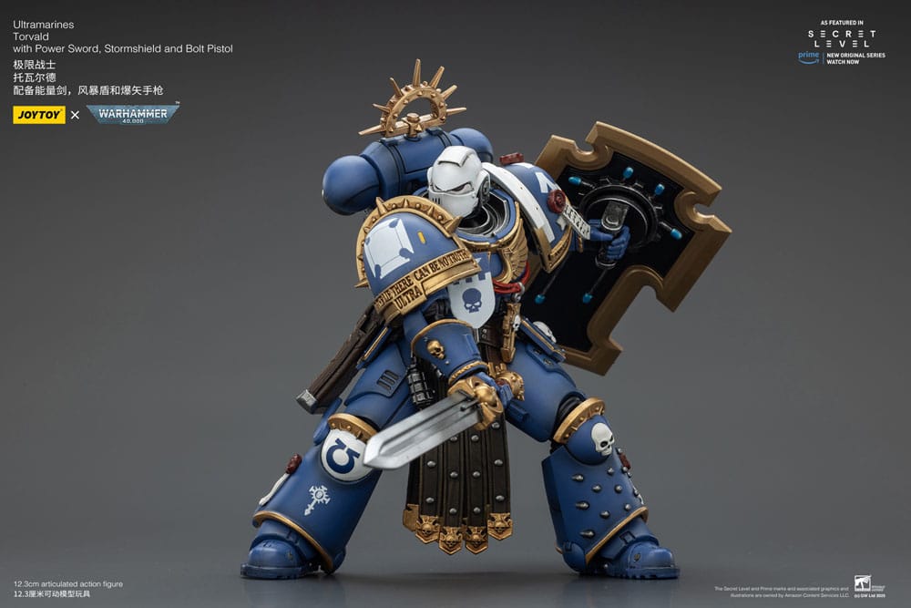 Warhammer 40,000 Actionfigur Ultramarines Torvald with Power Sword, Stormshield and Bolt Pistol 13 cm
