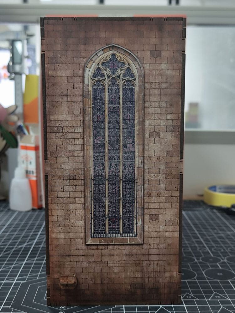 House of the Dragon Tiny Adventures Book Nook Mini-Diorama Iron Throne 23 cm